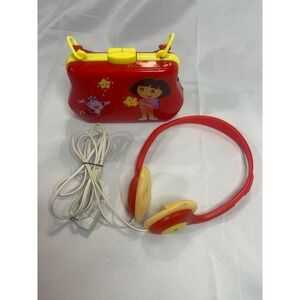 Dora the Explorer Portable Radio with Headphones Emerson Red Vintage 2005 WORKS